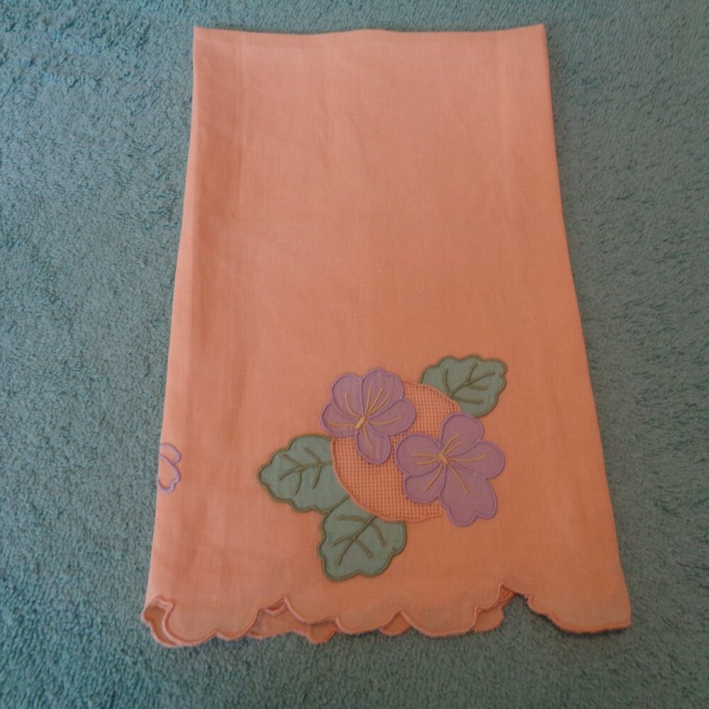 PRETTY IN PEACH VINTAGE  COLORS EMBROIDERED 80S TOWEL